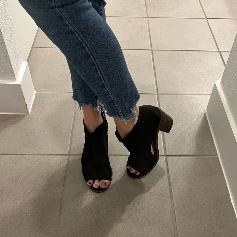 Lucky brand bootie leather